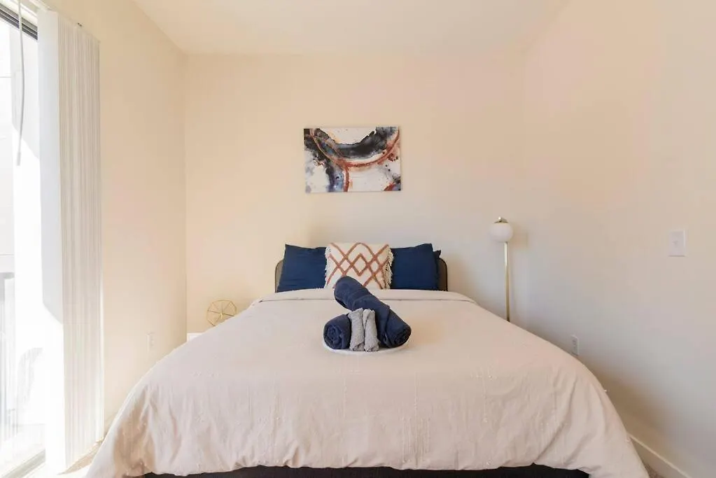Stylish 2-Bedroom Apt In Charlotte With Free Parking Apartment