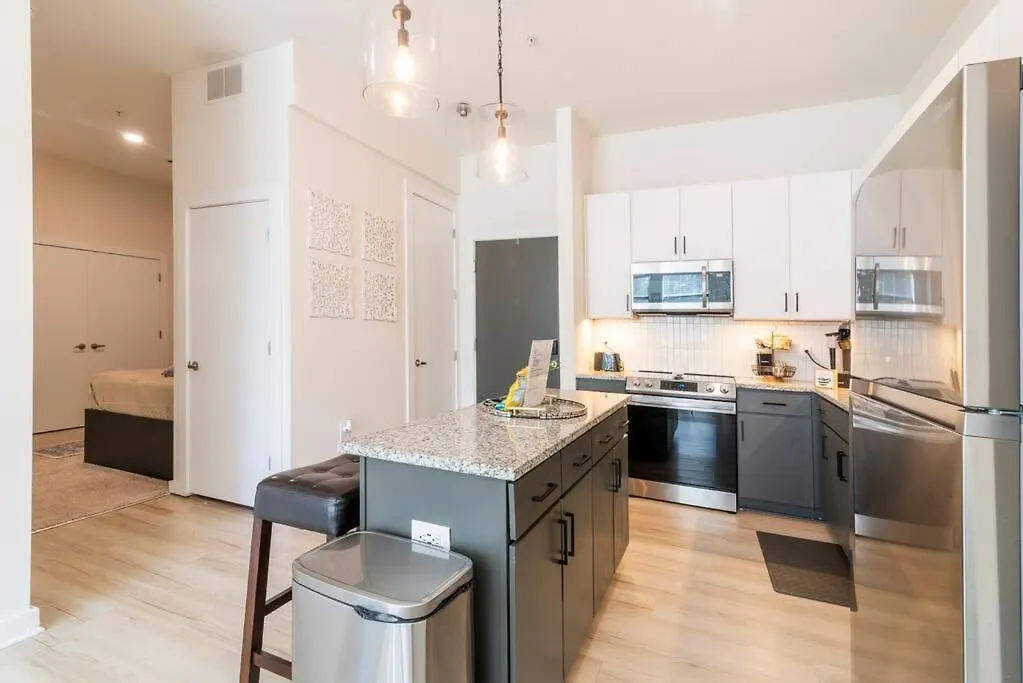 Apartment Stylish 2-Bedroom Apt In Charlotte With Free Parking