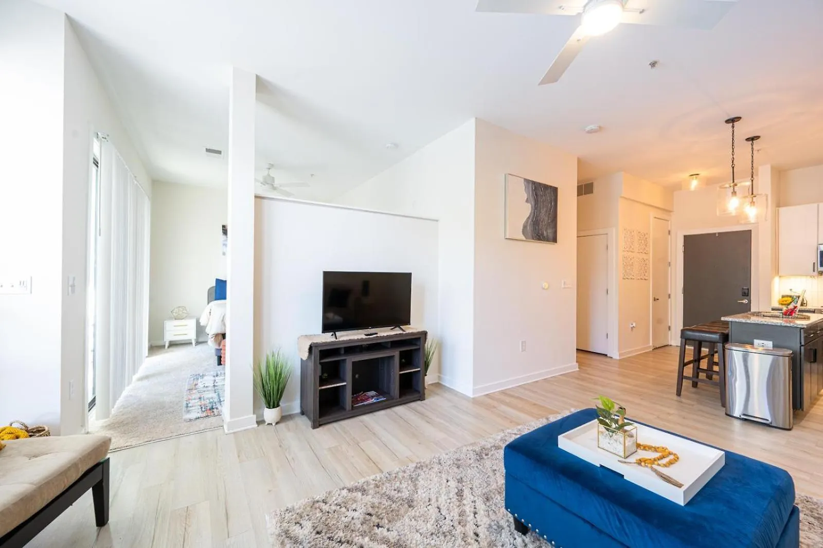 Stylish 2-Bedroom Apt In Charlotte With Free Parking Apartment