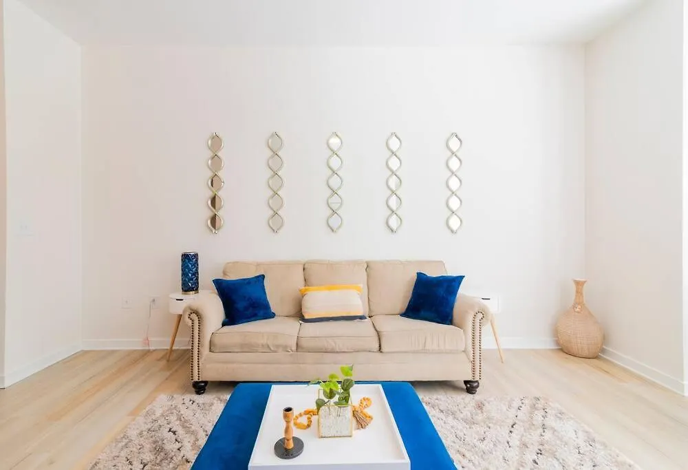 Stylish 2-Bedroom Apt In Charlotte With Free Parking Apartment